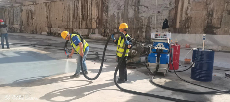 保溫聚脲噴涂機