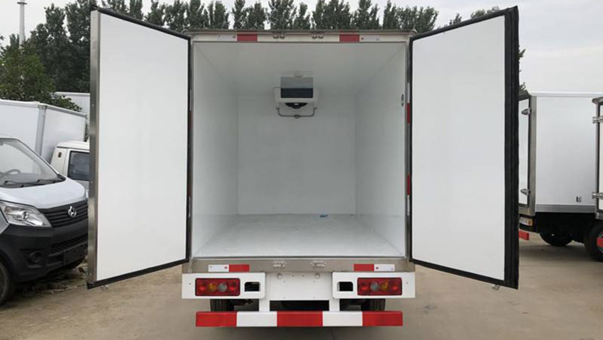 冷鏈冷藏車廂噴涂聚氨酯保溫保冷_聚氨酯噴涂機-京華邦威 冷鏈冷藏車廂噴涂聚氨酯保溫保冷_聚氨酯噴涂機-京華邦威